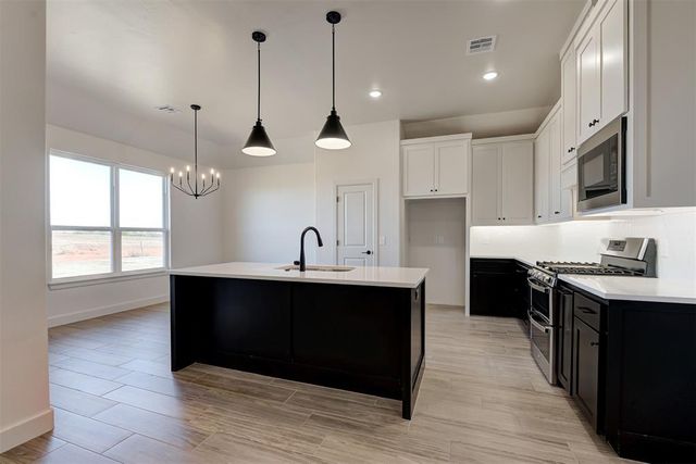 2086 Cash Court, Blanchard, OK 73010