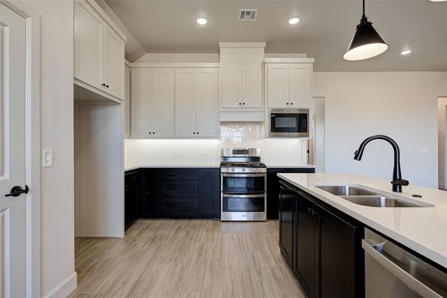 2086 Cash Court, Blanchard, OK 73010