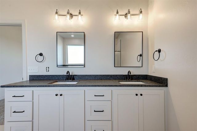 2086 Cash Court, Blanchard, OK 73010