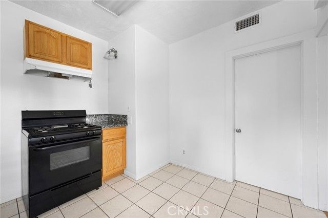 2526 Foothill Boulevard, La Crescenta, CA 91214