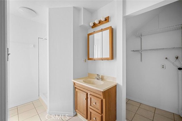 2526 Foothill Boulevard, La Crescenta, CA 91214