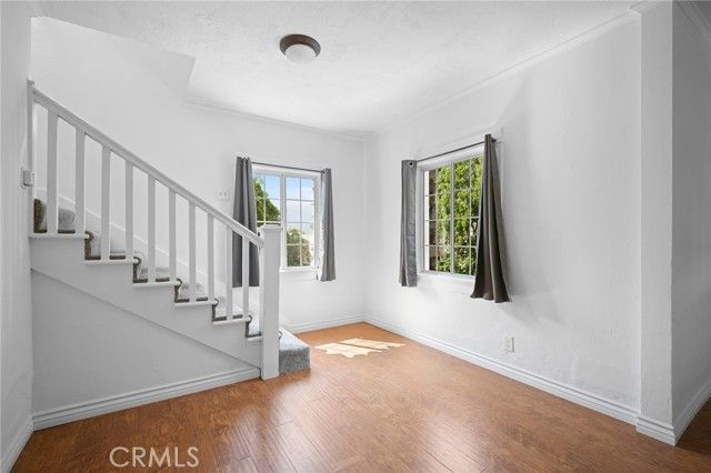 2526 Foothill Boulevard, La Crescenta, CA 91214