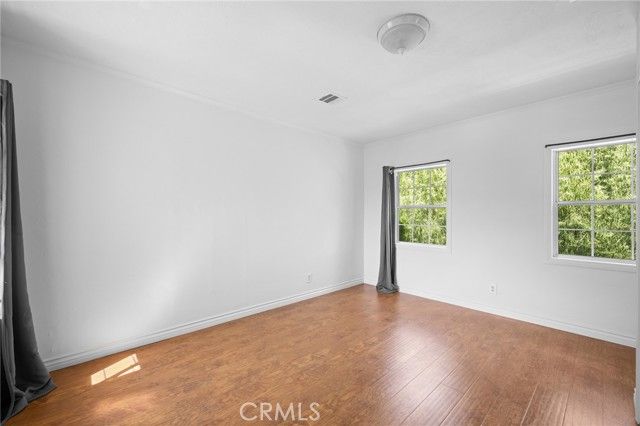 2526 Foothill Boulevard, La Crescenta, CA 91214