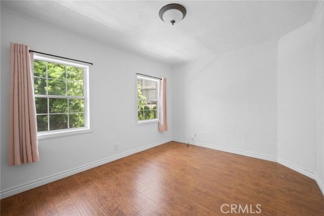 2526 Foothill Boulevard, La Crescenta, CA 91214