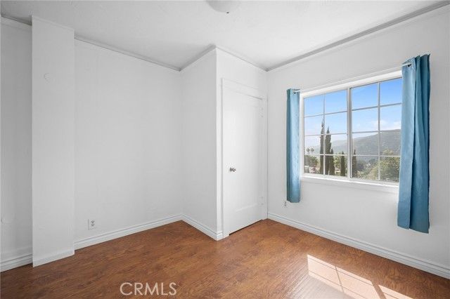 2526 Foothill Boulevard, La Crescenta, CA 91214