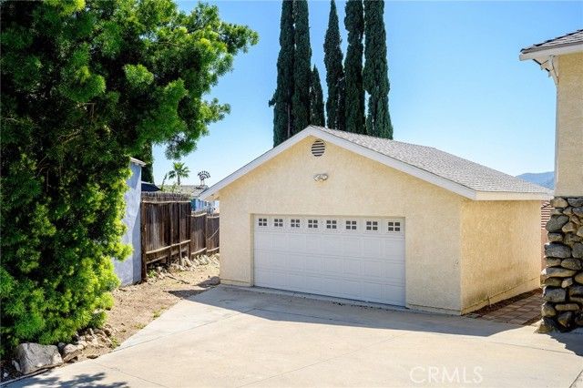 2526 Foothill Boulevard, La Crescenta, CA 91214