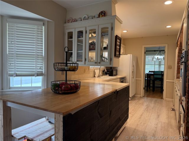 5925 E 50th Street, Tulsa, OK 74135