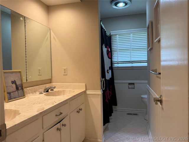 5925 E 50th Street, Tulsa, OK 74135