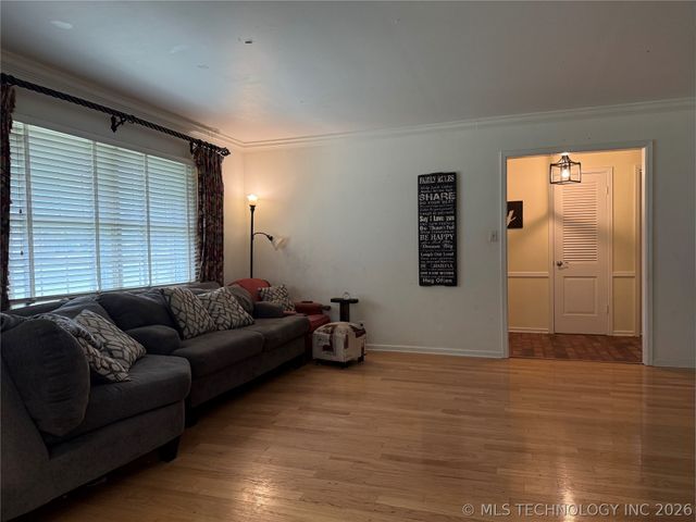 5925 E 50th Street, Tulsa, OK 74135