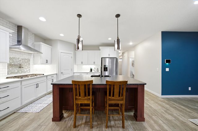 6729 Sandy Ridge Rd, Pasco, WA 99301