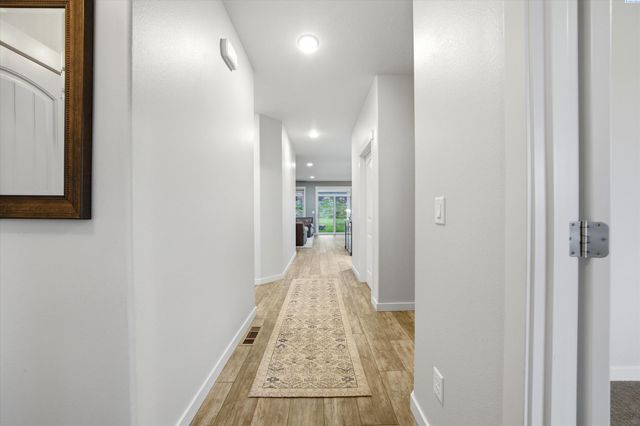 6729 Sandy Ridge Rd, Pasco, WA 99301