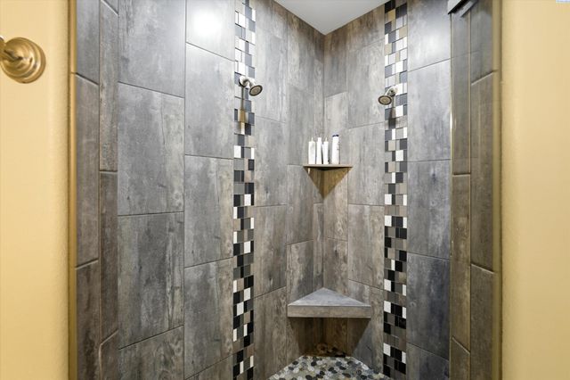 6729 Sandy Ridge Rd, Pasco, WA 99301