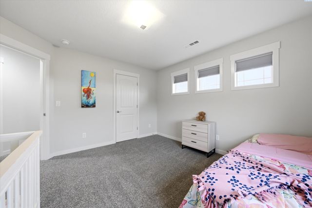 6729 Sandy Ridge Rd, Pasco, WA 99301