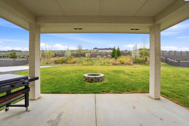 6729 Sandy Ridge Rd, Pasco, WA 99301