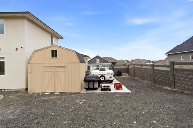 6729 Sandy Ridge Rd, Pasco, WA 99301