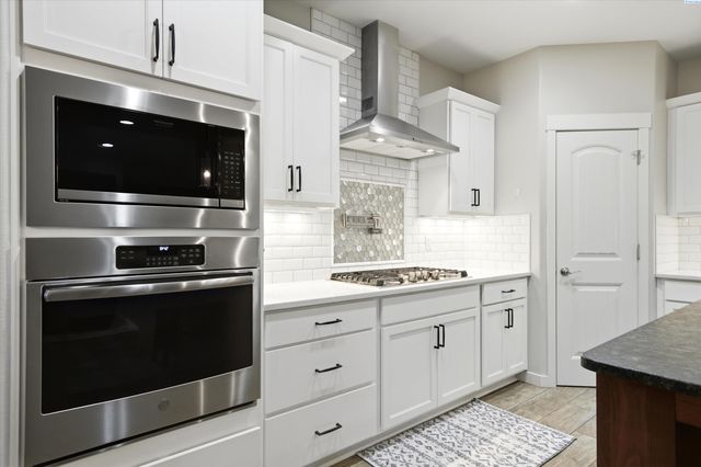 6729 Sandy Ridge Rd, Pasco, WA 99301