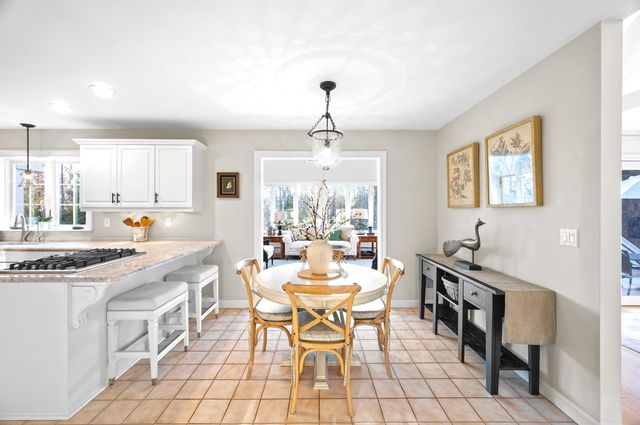 19 Old Milford Road, Amherst, NH 03031