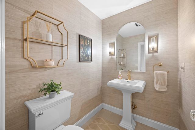 19 Old Milford Road, Amherst, NH 03031