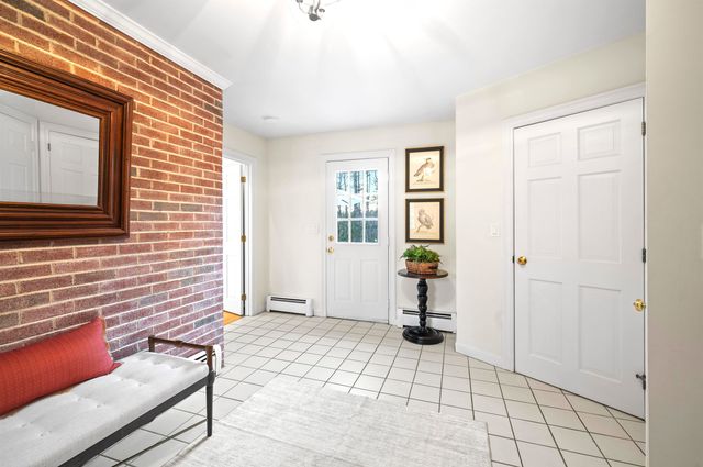 19 Old Milford Road, Amherst, NH 03031