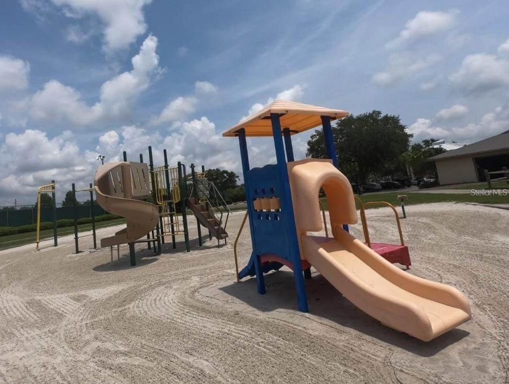 Image 20 of property listing at 3854 SOUTHPOINTE DRIVE 1, Orlando, FL 32822