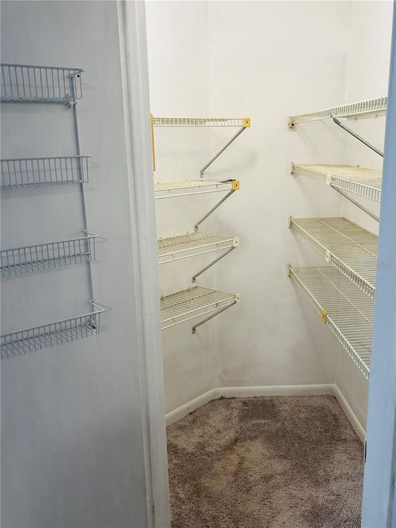 Image 5 of property listing at 3854 SOUTHPOINTE DRIVE 1, Orlando, FL 32822