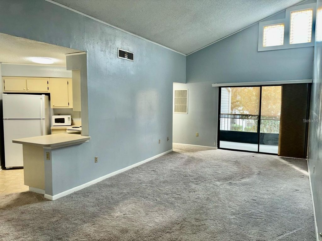 Image 7 of property listing at 3854 SOUTHPOINTE DRIVE 1, Orlando, FL 32822