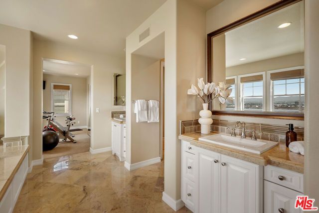 7583 Shore Cliff Drive, Los Angeles, CA 90045
