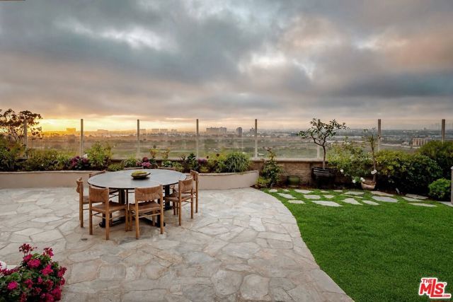 7583 Shore Cliff Drive, Los Angeles, CA 90045