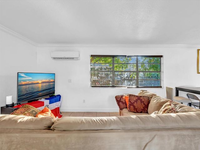 700 SW 5th Court, Hallandale Beach, FL 33009