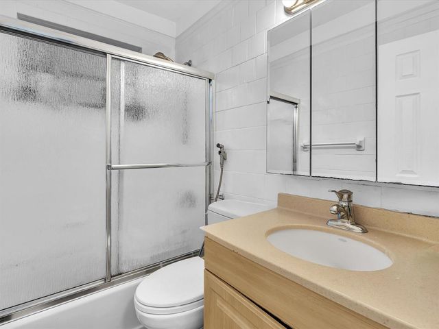 700 SW 5th Court, Hallandale Beach, FL 33009