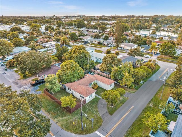 700 SW 5th Court, Hallandale Beach, FL 33009