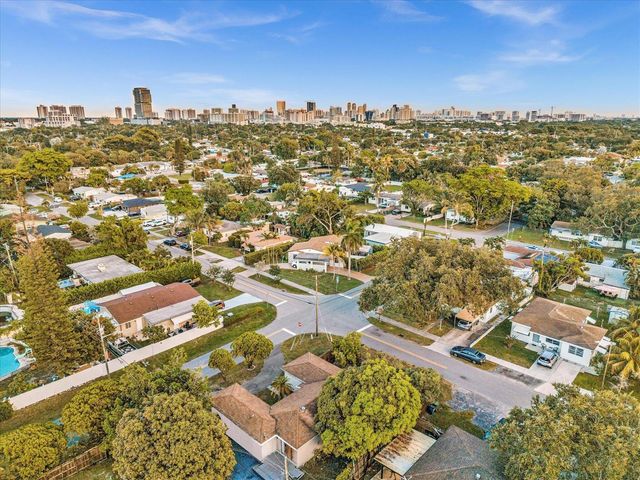 700 SW 5th Court, Hallandale Beach, FL 33009