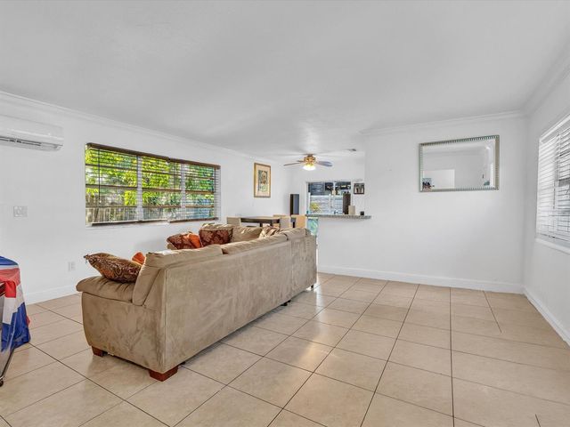 700 SW 5th Court, Hallandale Beach, FL 33009