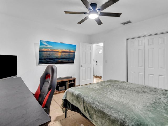 700 SW 5th Court, Hallandale Beach, FL 33009