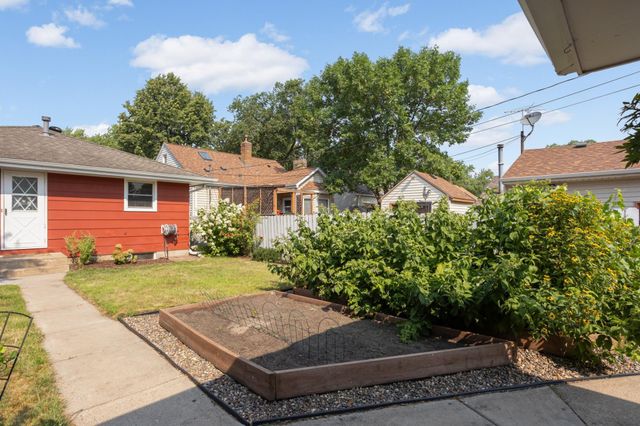 3740 Perry Avenue N, Robbinsdale, MN 55422