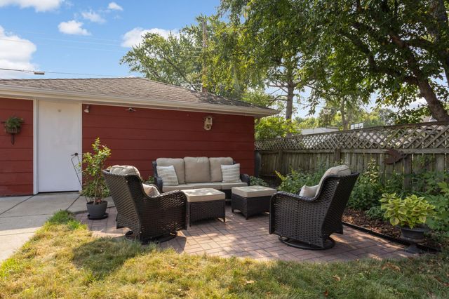 3740 Perry Avenue N, Robbinsdale, MN 55422