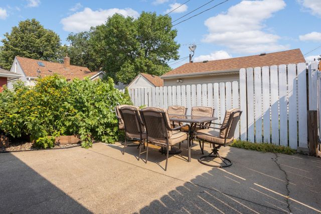 3740 Perry Avenue N, Robbinsdale, MN 55422