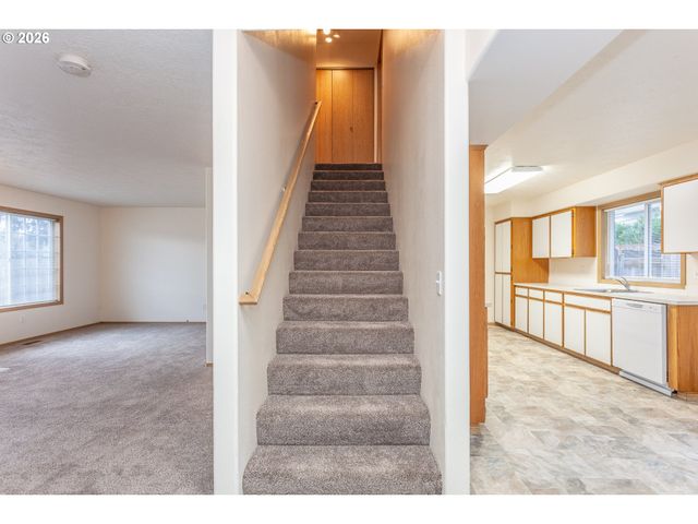 2431 Se 141ST Ave, Portland, OR 97233