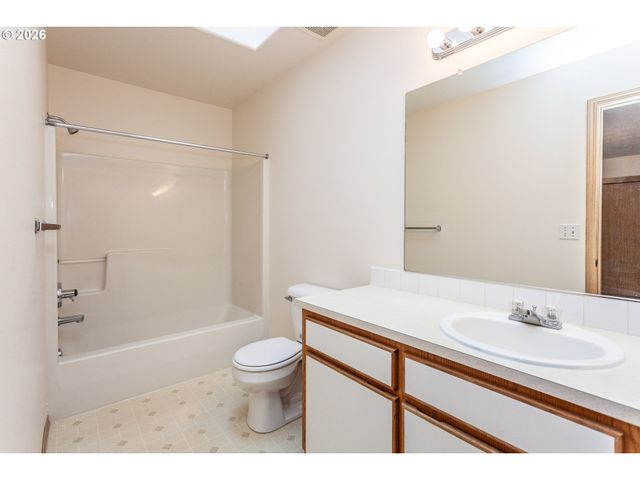 2431 Se 141ST Ave, Portland, OR 97233