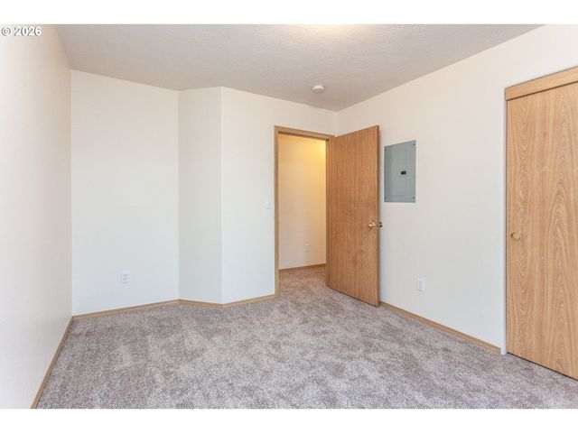 2431 Se 141ST Ave, Portland, OR 97233