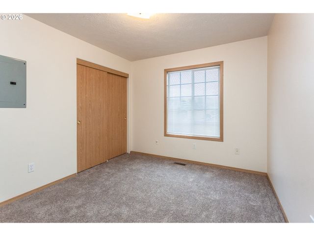 2431 Se 141ST Ave, Portland, OR 97233