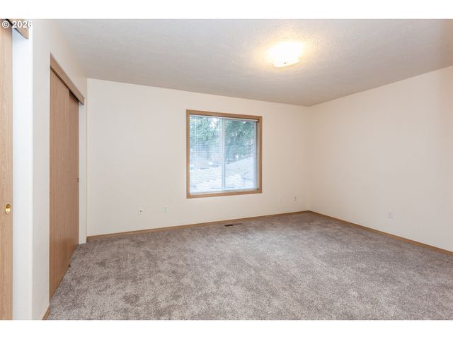 2431 Se 141ST Ave, Portland, OR 97233