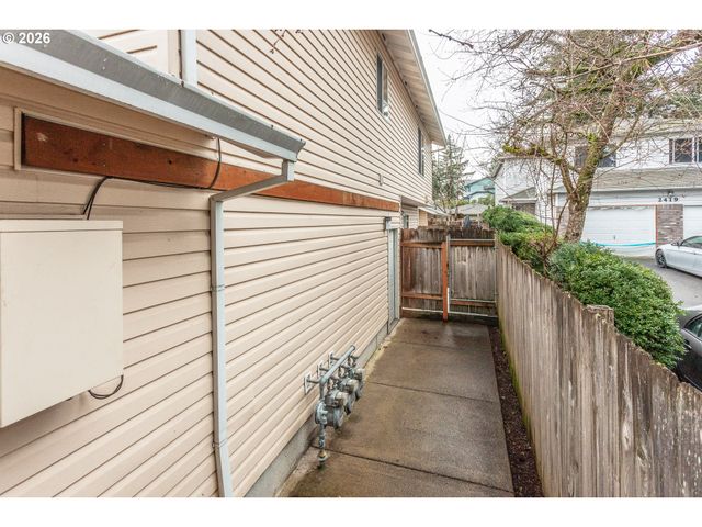 2431 Se 141ST Ave, Portland, OR 97233