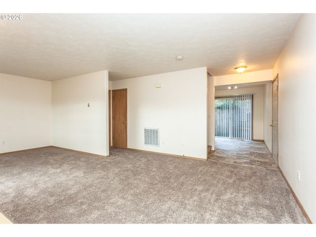 2431 Se 141ST Ave, Portland, OR 97233