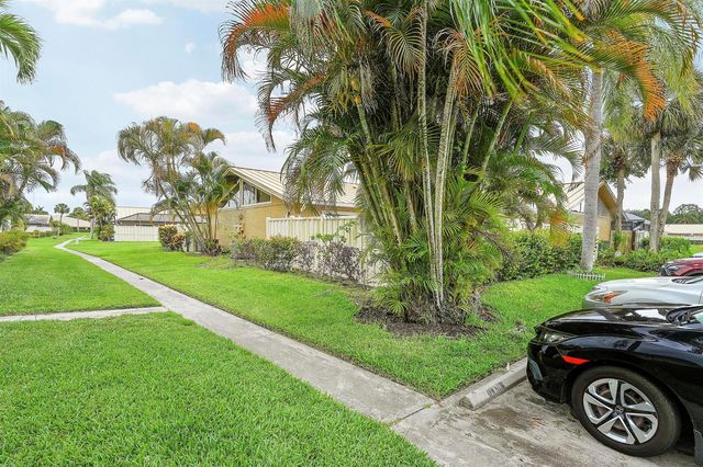 5653 Golden Eagle Circle, Palm Beach Gardens, FL 33418