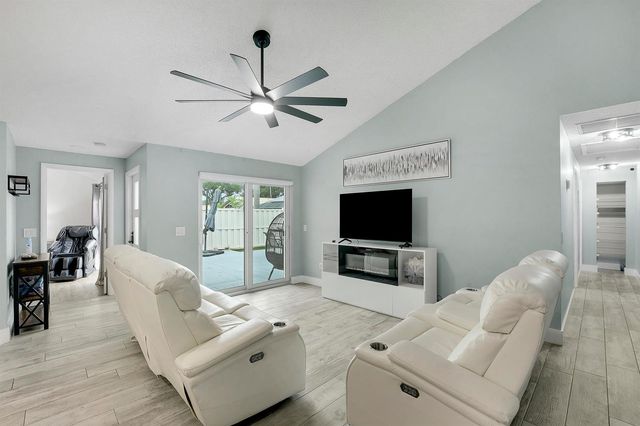 5653 Golden Eagle Circle, Palm Beach Gardens, FL 33418
