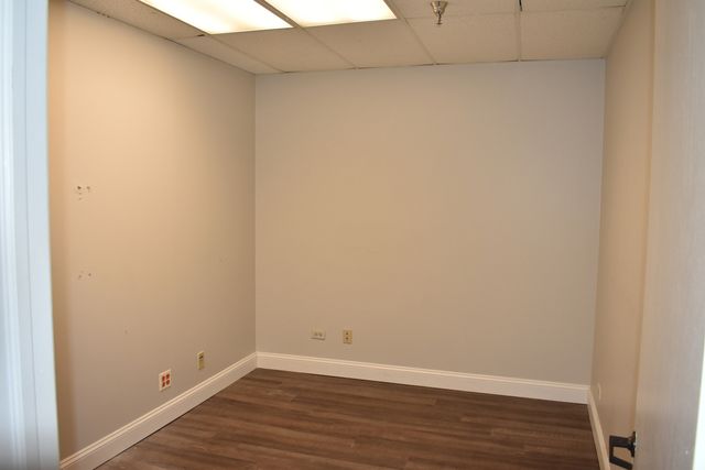 415 Washington Street 124, Waukegan, IL 60085