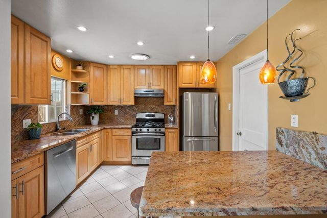 1825 Dale Avenue, San Mateo, CA 94401