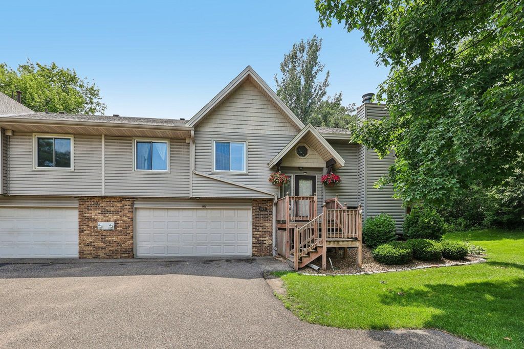 173 Galtier Place, Shoreview, MN 55126 — photo 2