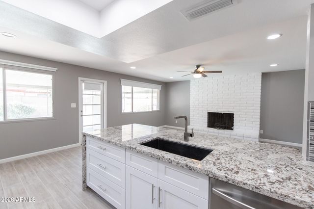 1224 E CAMPUS Drive, Tempe, AZ 85282